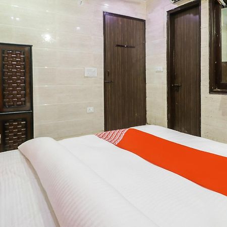 Hotel O Mayur Palace Narela Kültér fotó