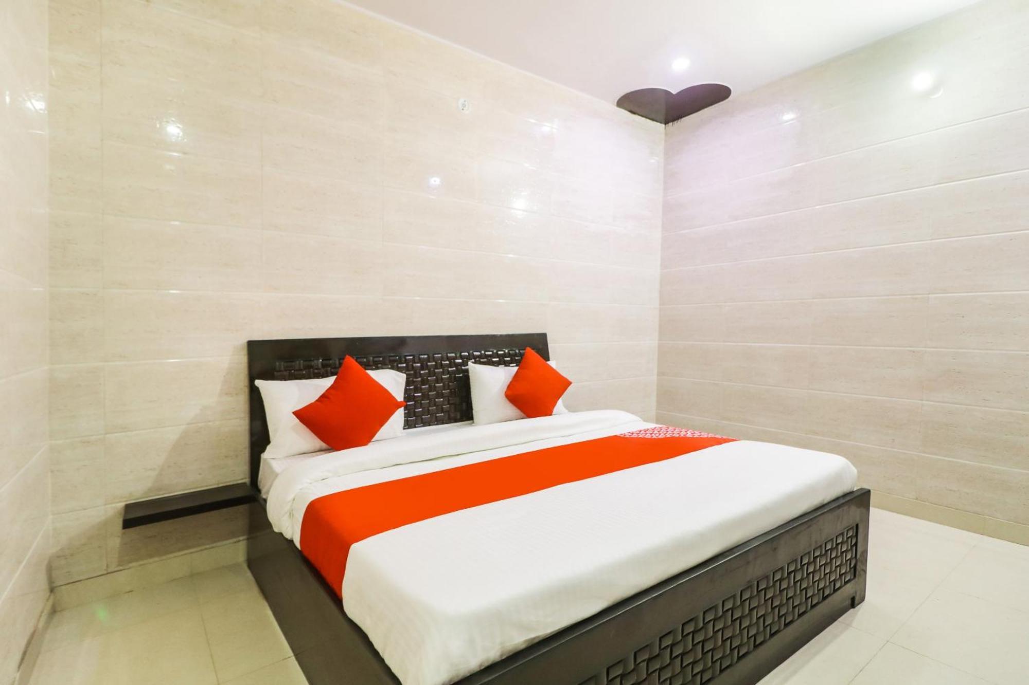 Hotel O Mayur Palace Narela Kültér fotó