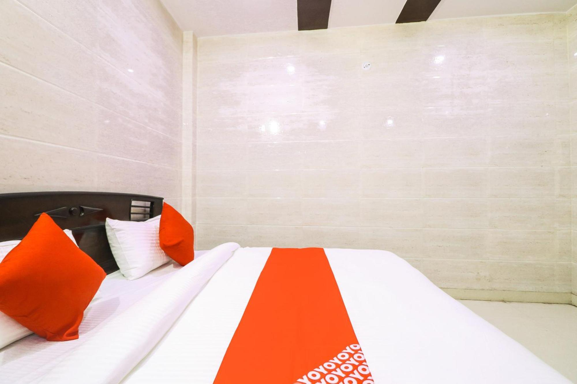 Hotel O Mayur Palace Narela Kültér fotó