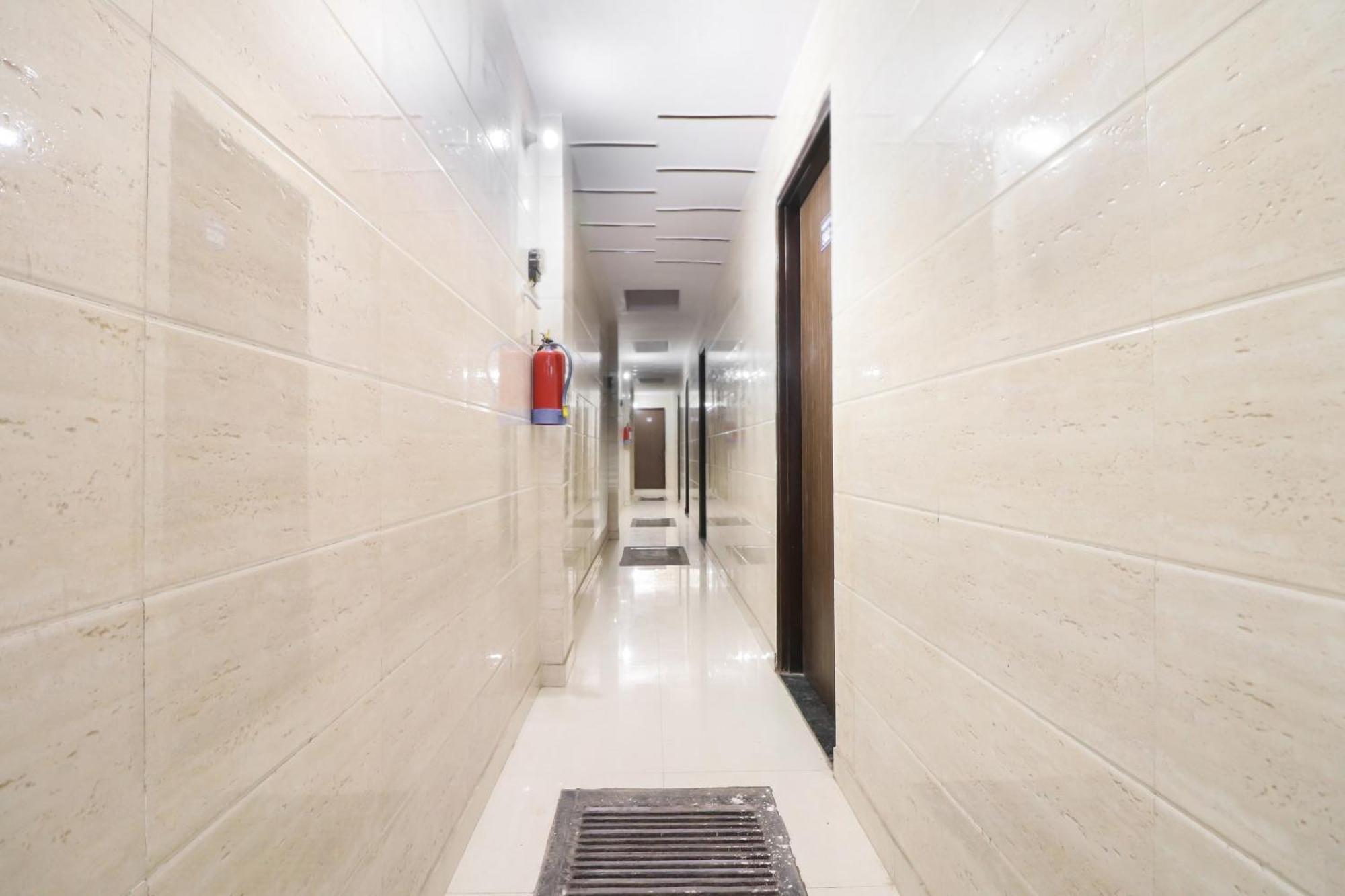 Hotel O Mayur Palace Narela Kültér fotó